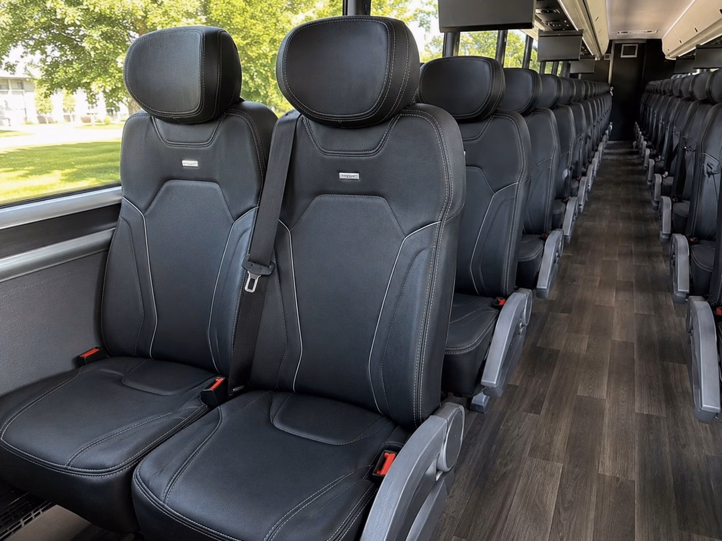 get a rehearsal dinner shuttle bus that keeps your wedding weekend running smoothly